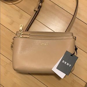 DKNY 3 Zipper Opening Crossbody